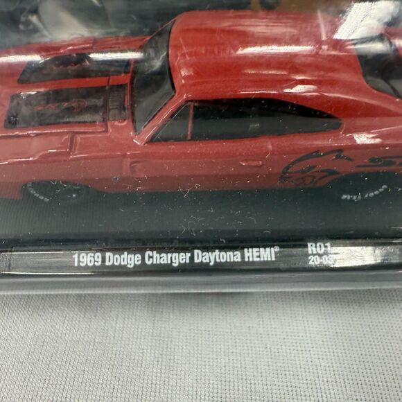 1969 Dodge Charge Daytona Hemi Model Car M2 Machines #34002 - Picture 7 of 8